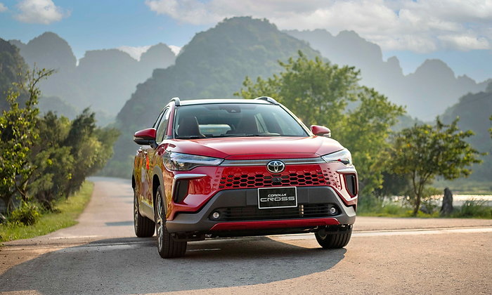 Giá lăn bánh Toyota Corolla Cross Hybrid 2025